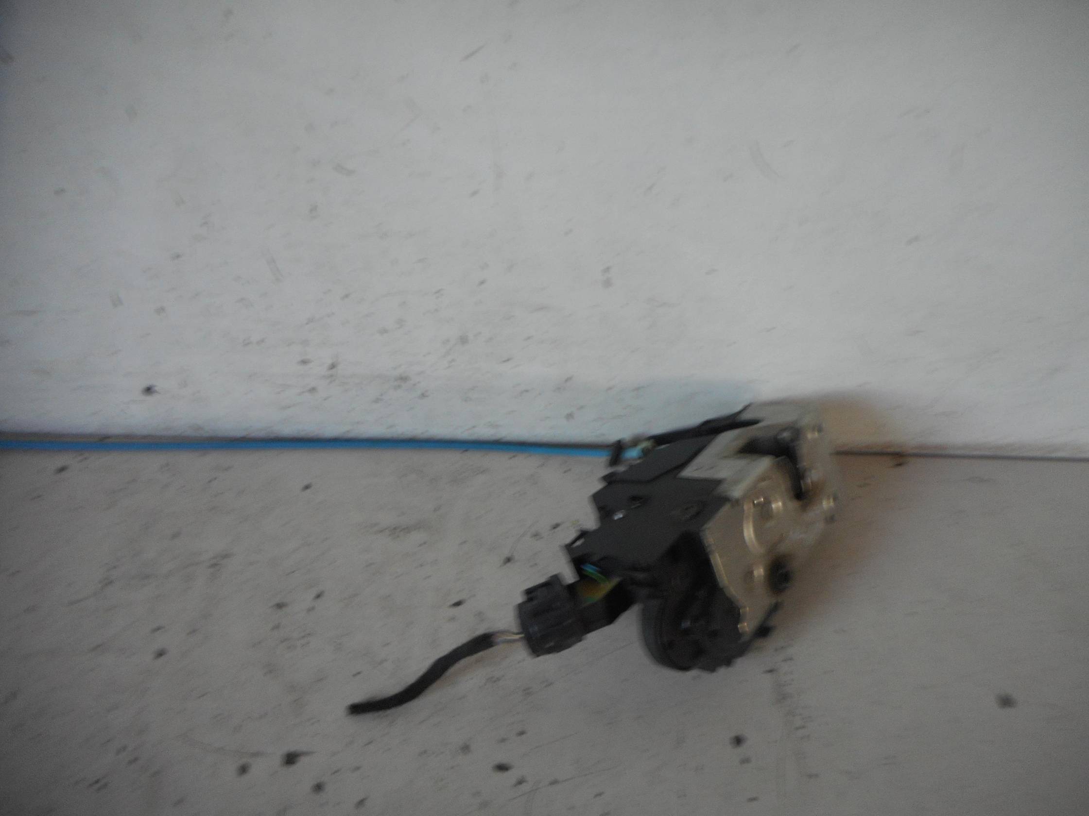 Serratura porta post. dx.